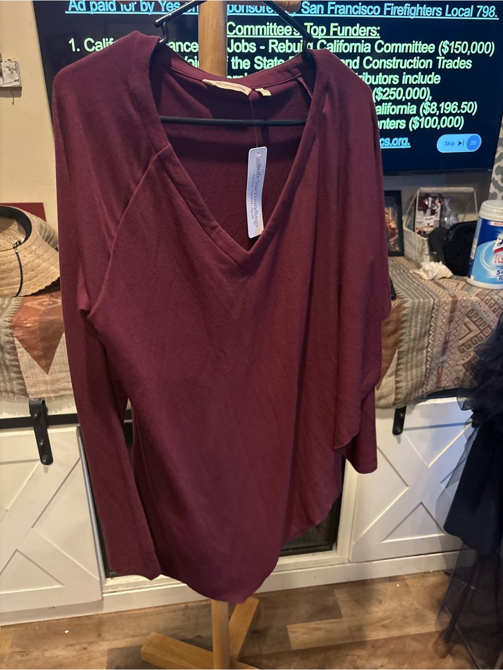 Soft surroundings Women's V-Neck Long Sleeve Top - Maroon